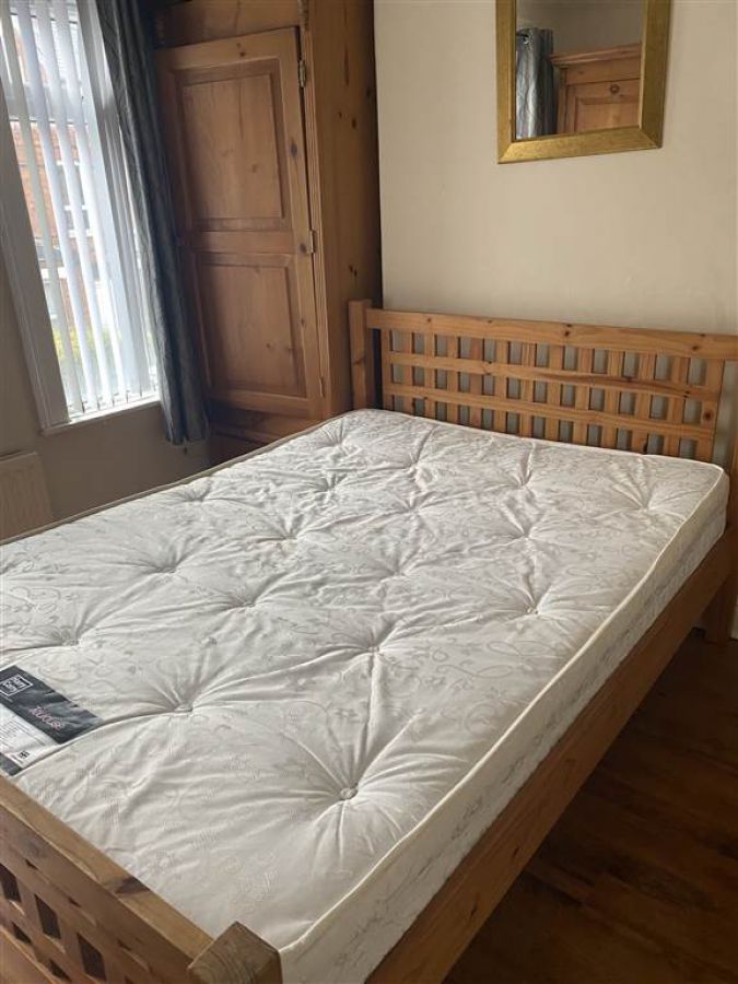 20 St Ives Gardens