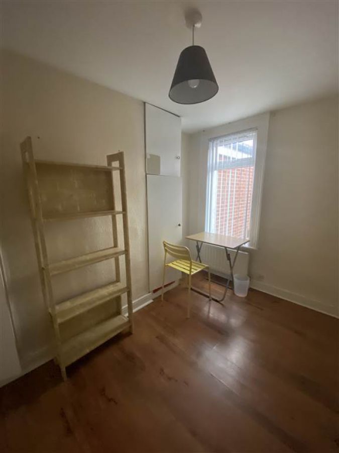 20 St Ives Gardens