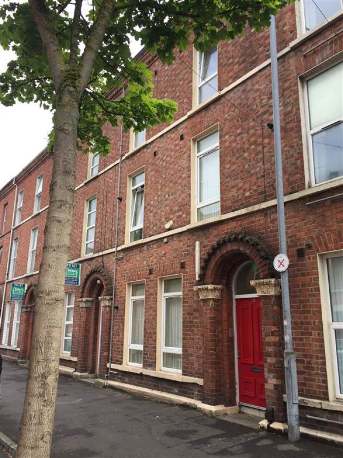 78 Fitzroy Avenue Flat 4, university area, BT7 1HX