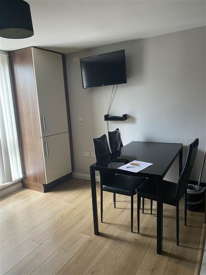 78 Fitzroy Avenue Flat 3