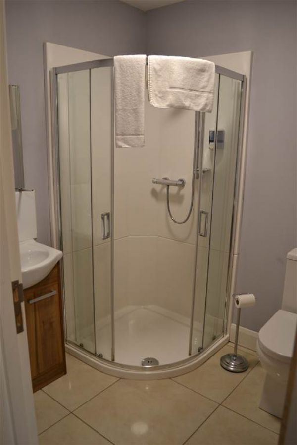 118 Eglantine Avenue - Flat 3