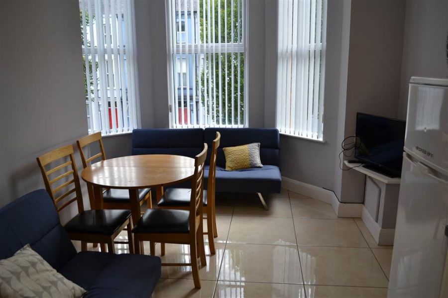 118 Eglantine Avenue - Flat 3