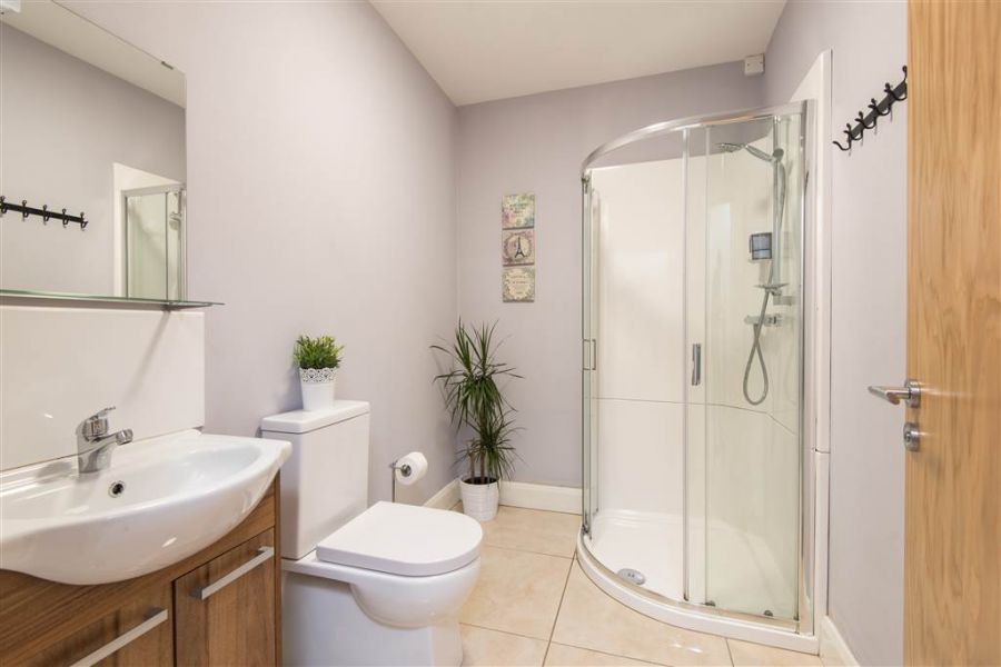 118 Eglantine Avenue - Flat 2