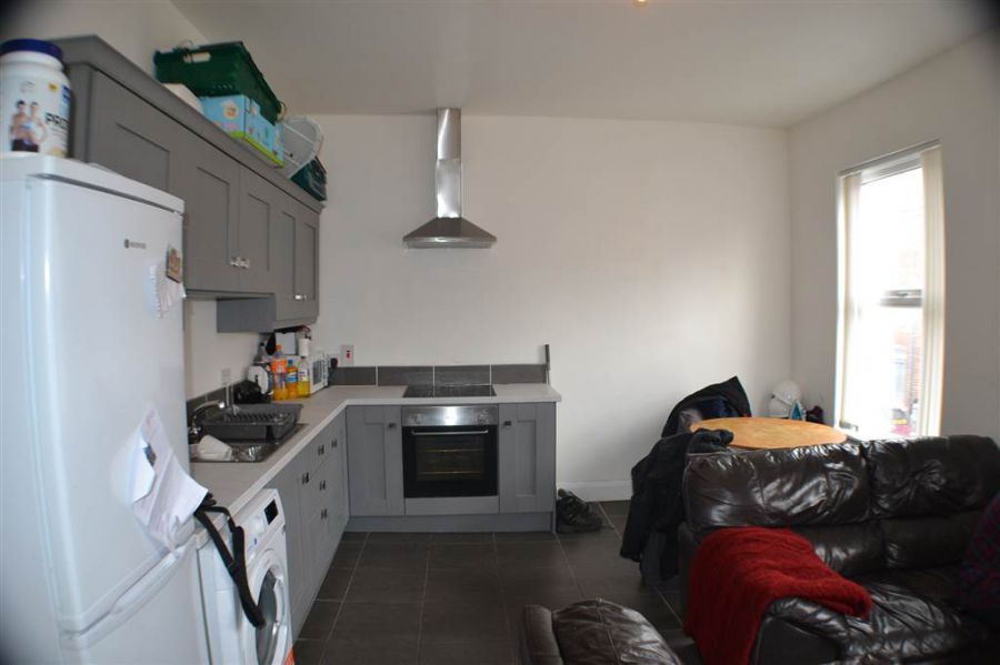 4 Fitzroy Avenue, Flat 2