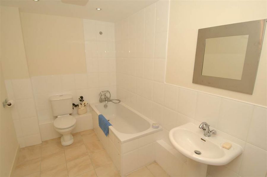 Apartment 6 Shaftesbury Court