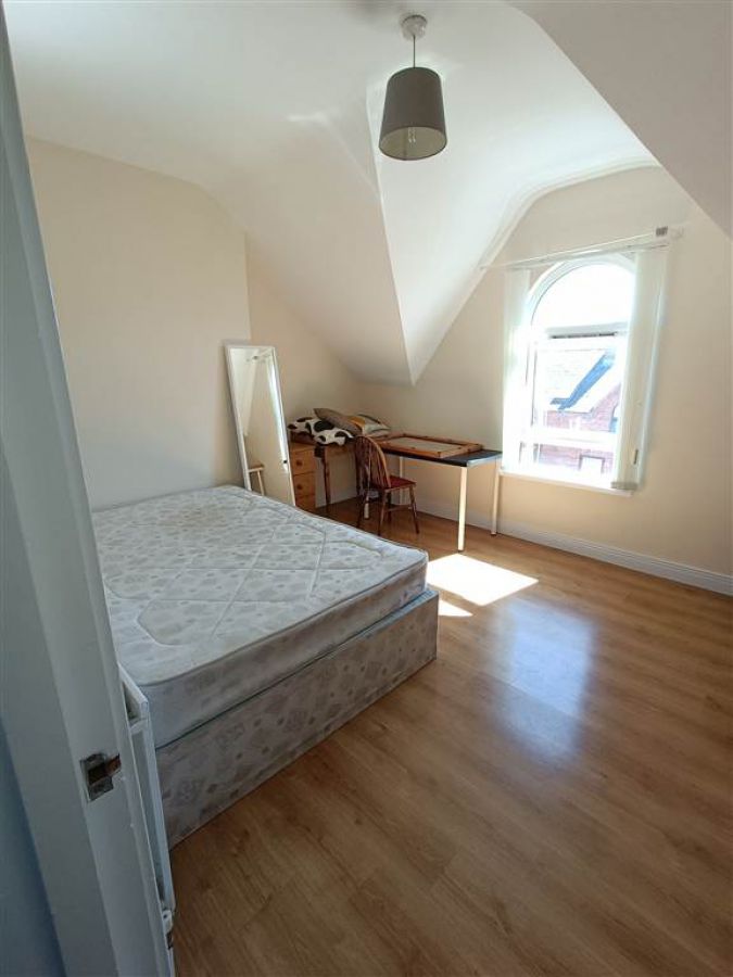 12 Elaine Street, Flat 2