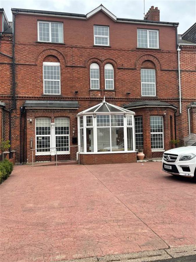254 Ravenhill Road, Studio8