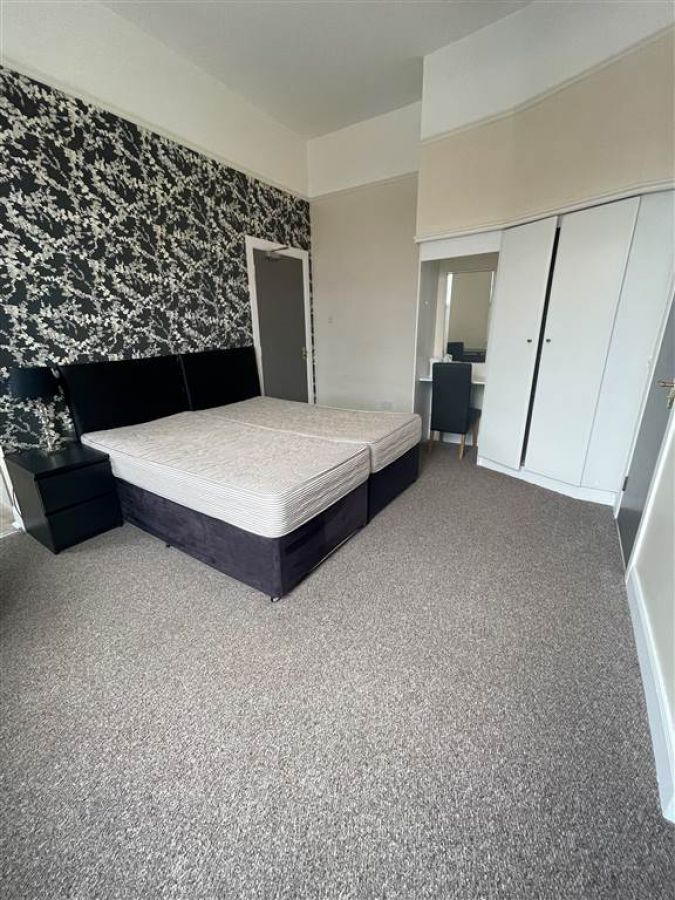 254 Ravenhill Road, Studio8