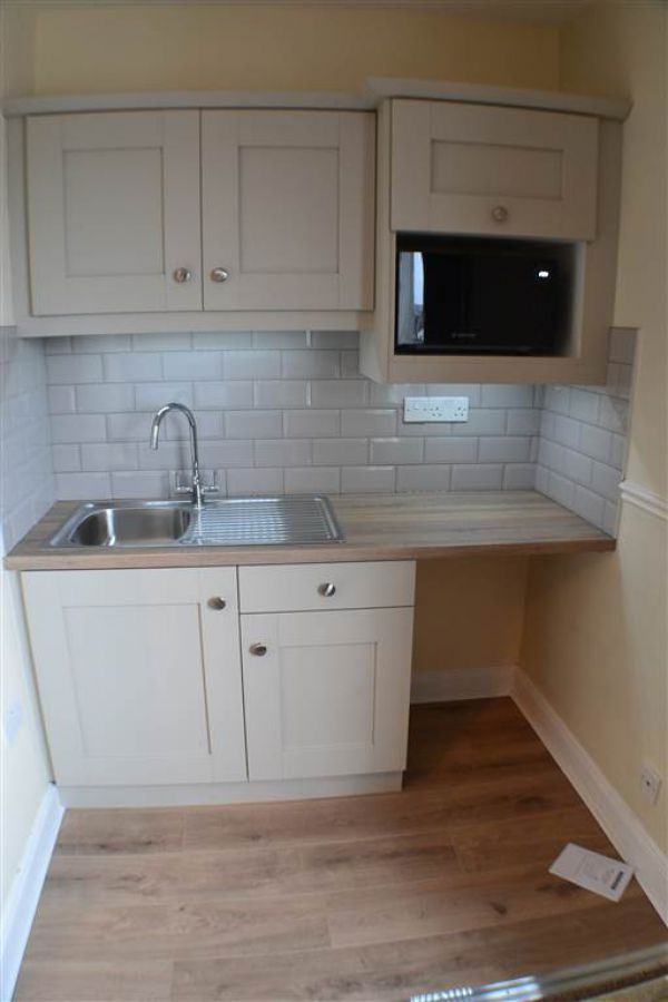 254 Ravenhill Road, Studio8