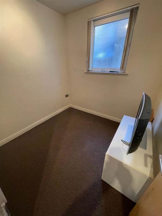 49 Ballygomartin Road, Flat 4