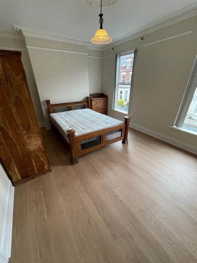 13 Rossmore Avenue