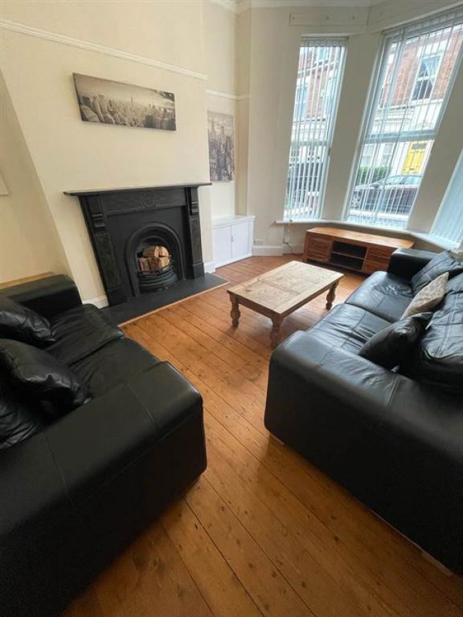13 Rossmore Avenue