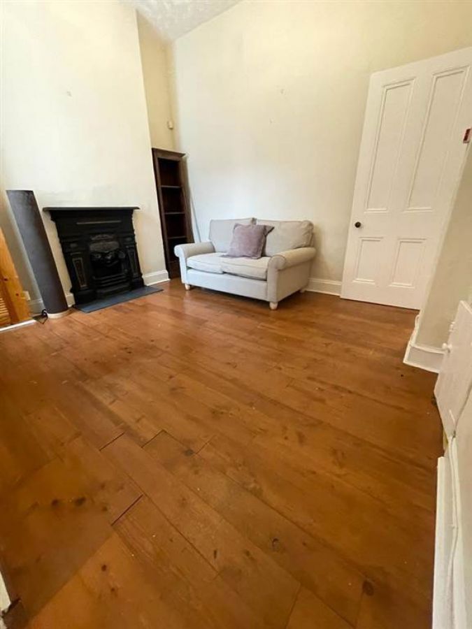 13 Rossmore Avenue
