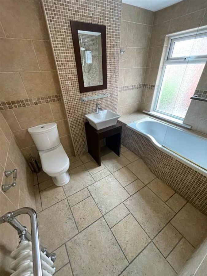 13 Rossmore Avenue