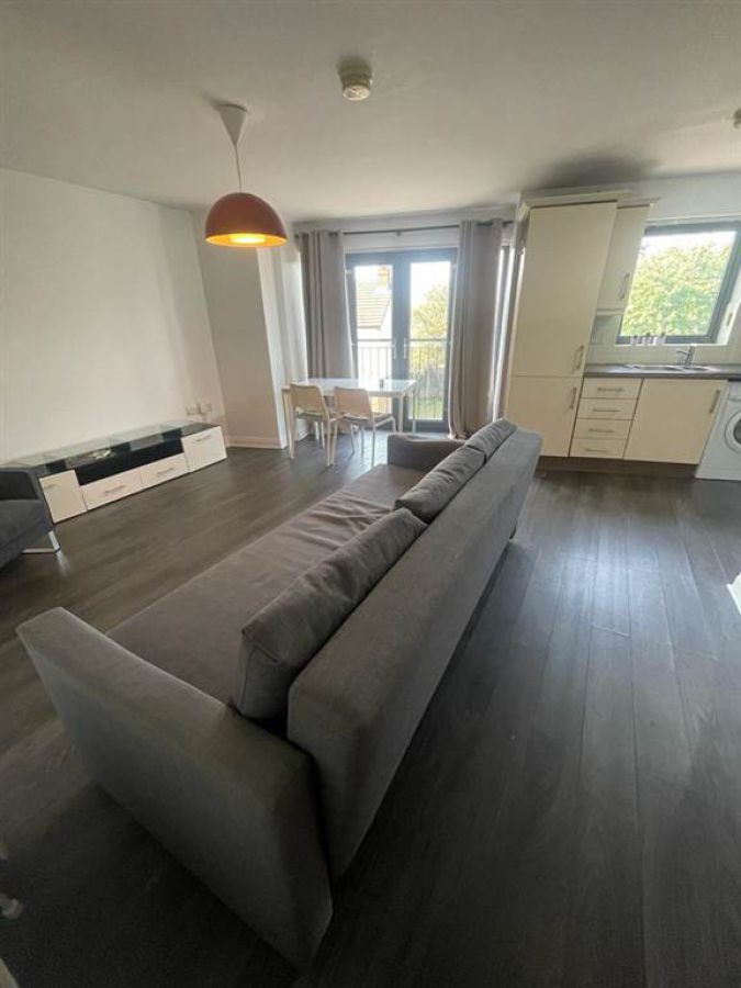 Apartment 11 Gardiners Square