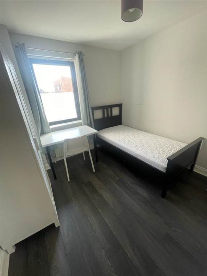 Apartment 11 Gardiners Square