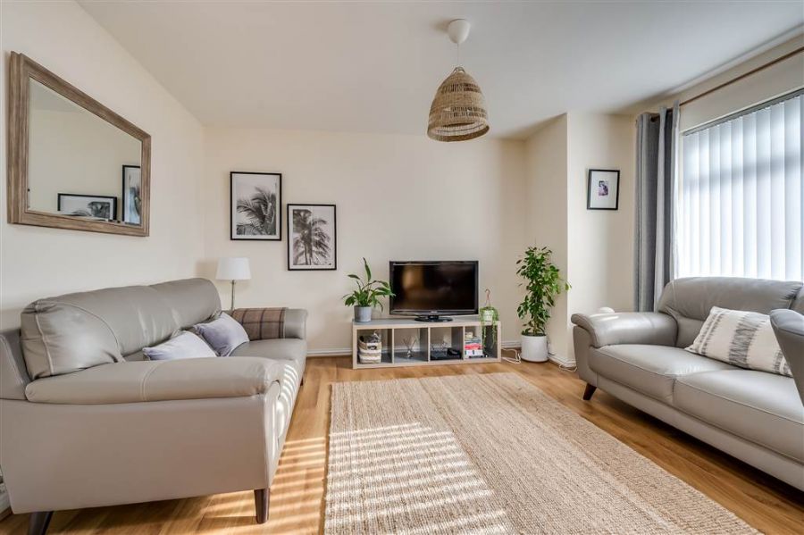 2 Glendale Court
