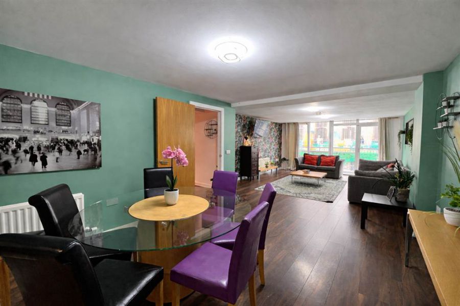 16 Shaftesbury Court