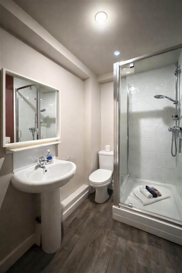 16 Shaftesbury Court