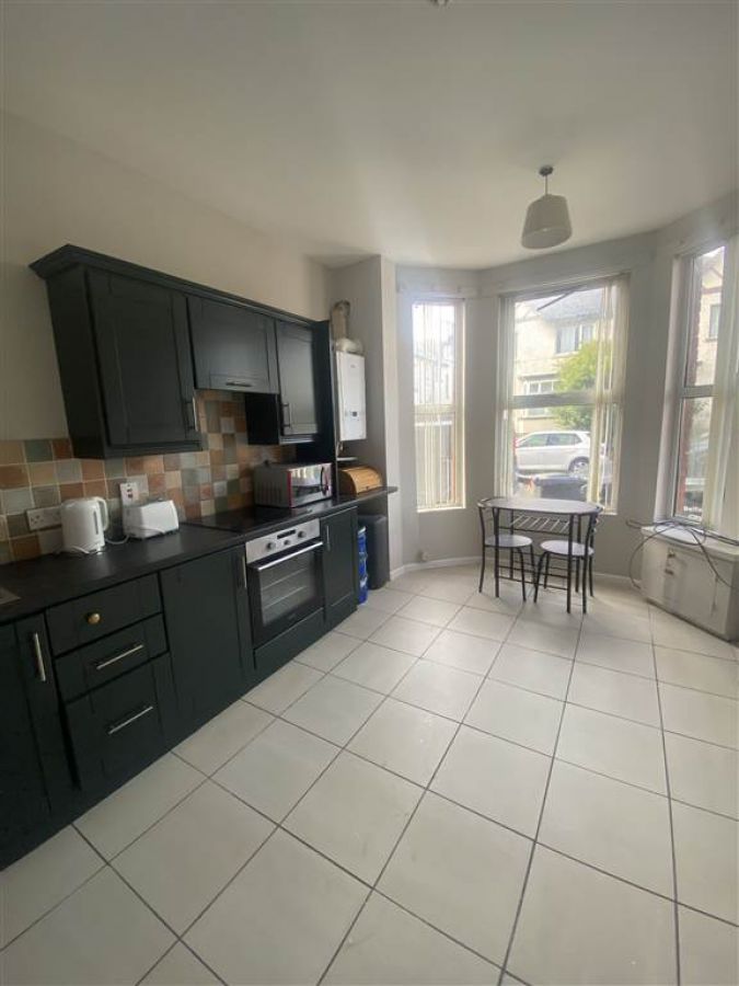 77 Wellesley Avenue, Flat 1