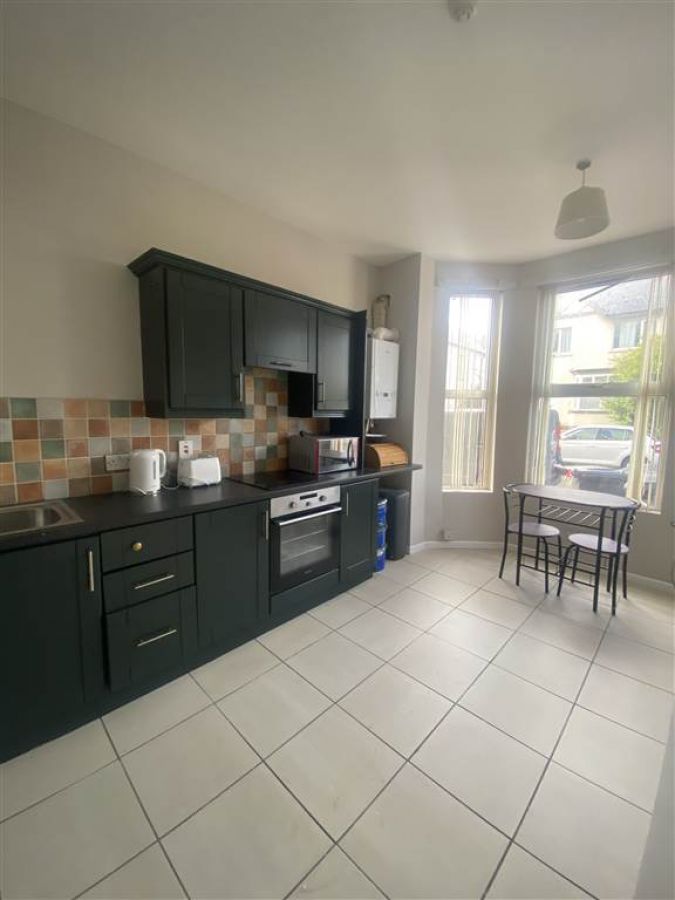 77 Wellesley Avenue, Flat 1