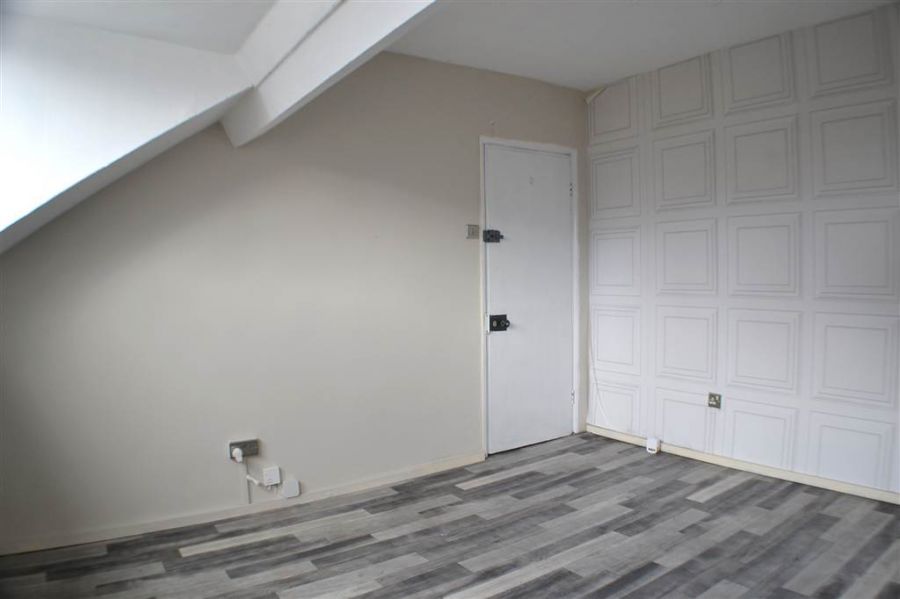 98 Lisburn Road, Third Floor Front