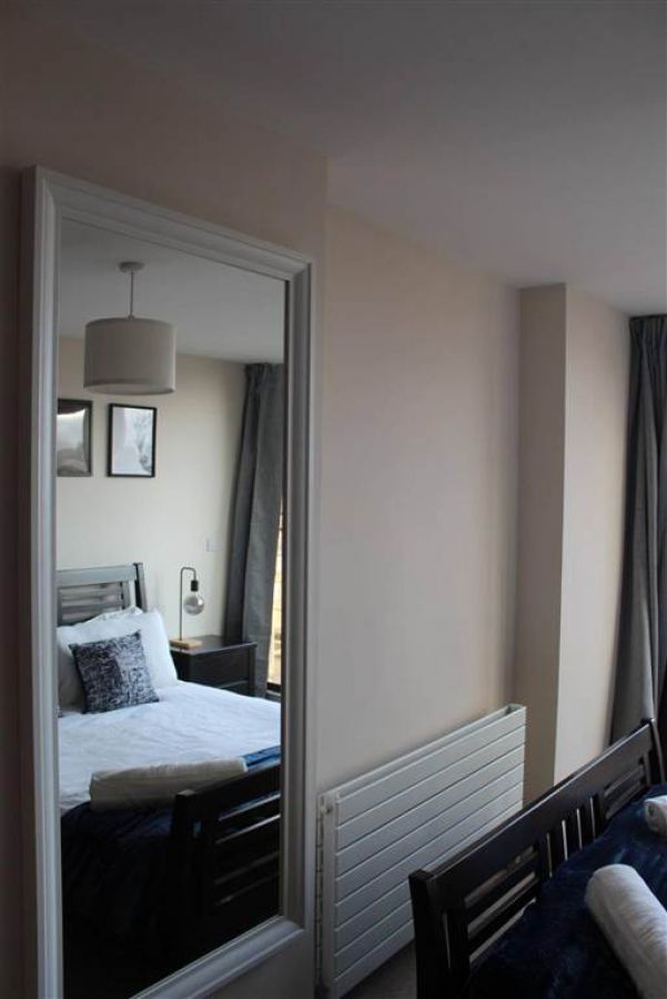 35 Custom House Square