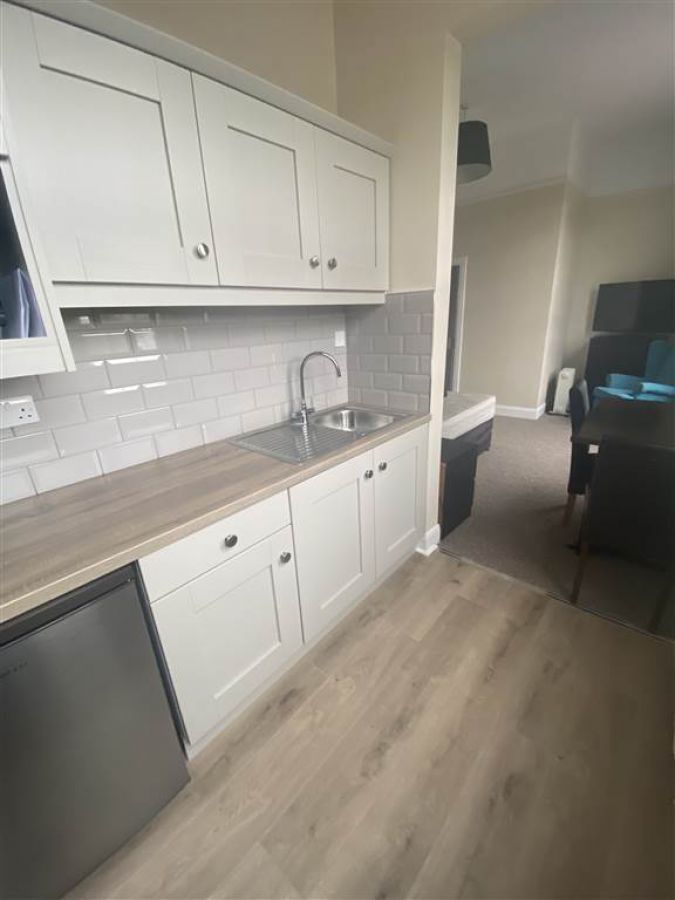 254 Ravenhill Road, Studio6