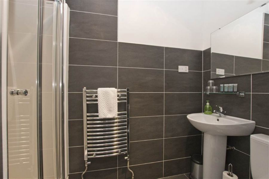 254 Ravenhill Road, Studio6