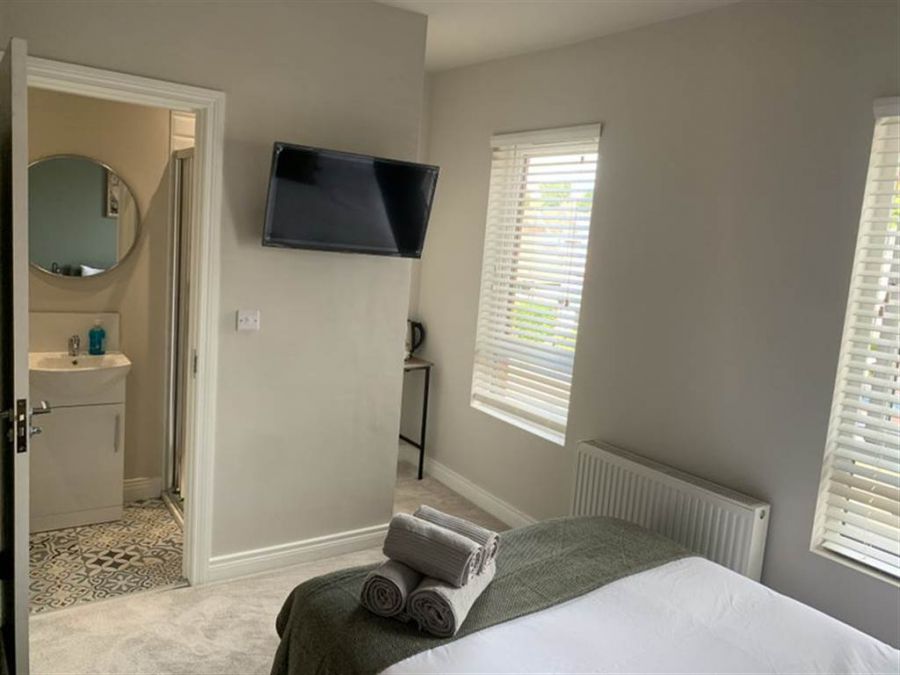 144 Connsbrook Avenue (room 5)