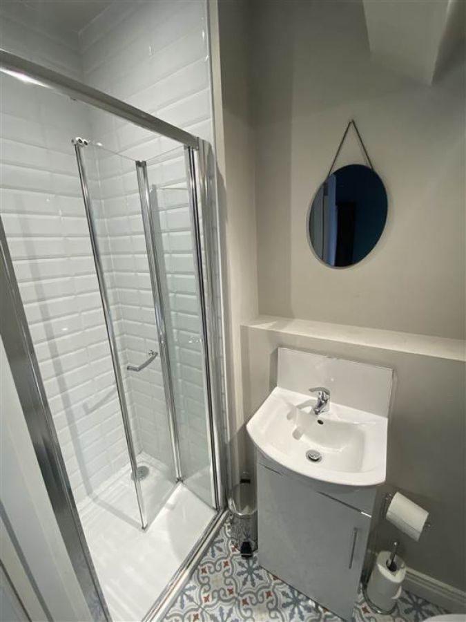 144 Connsbrook Avenue (room 5)