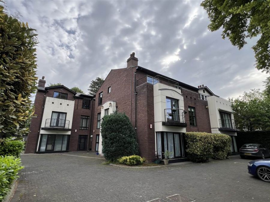 7 Balmoral Manor