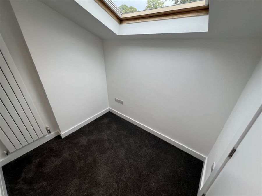 7 Balmoral Manor