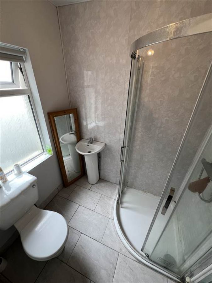 Flat 2 Cromwell Road, 108