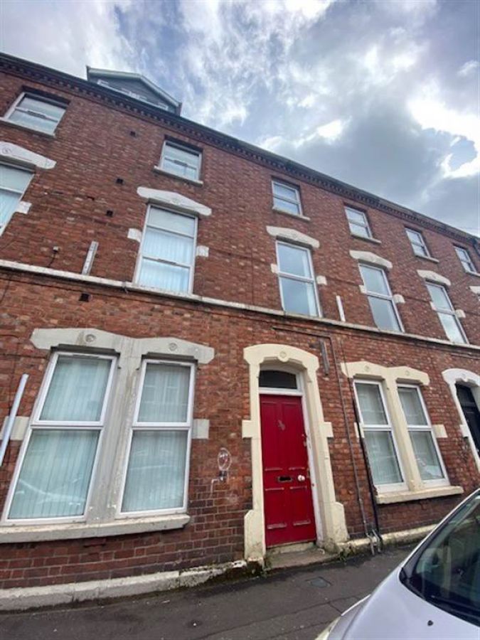 Flat 2 Lawrence Street, 30
