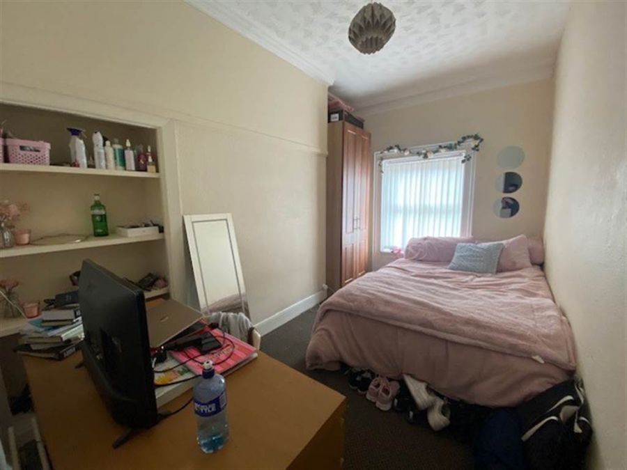 Flat 2 Lawrence Street, 30