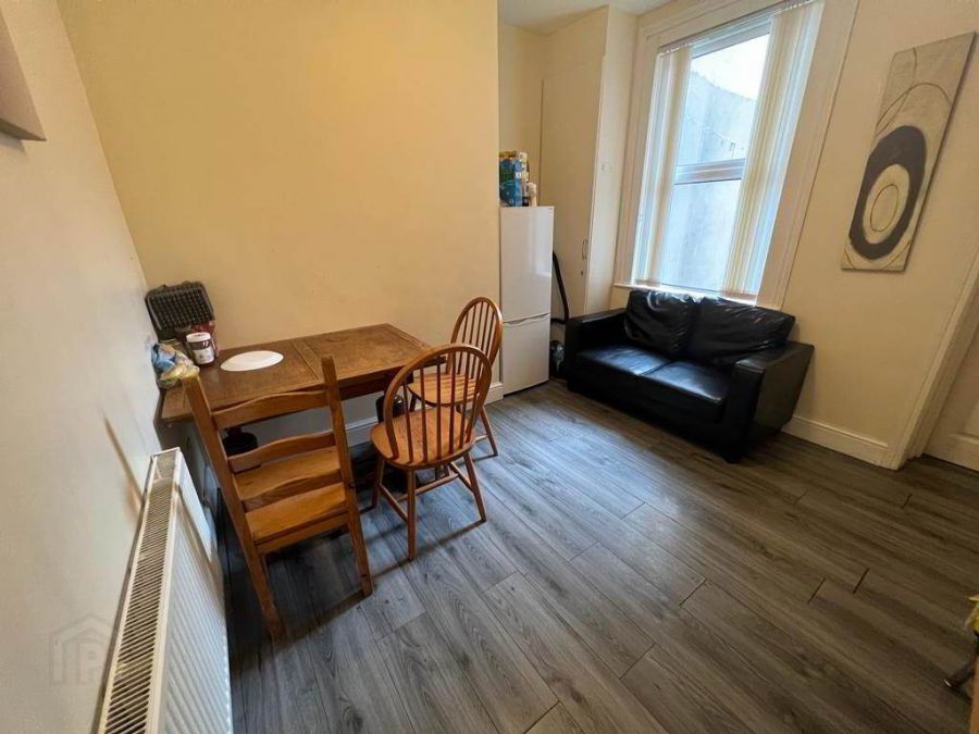 54 Tates Avenue
