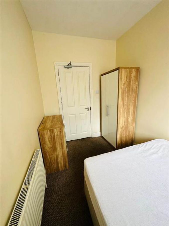 54 Tates Avenue