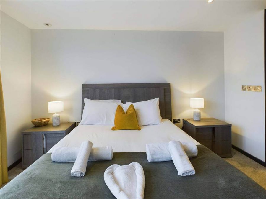 No.18 Shaftesbury Court, Penthouse Apartment