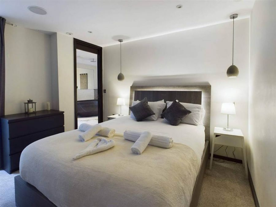 No.18 Shaftesbury Court, Penthouse Apartment