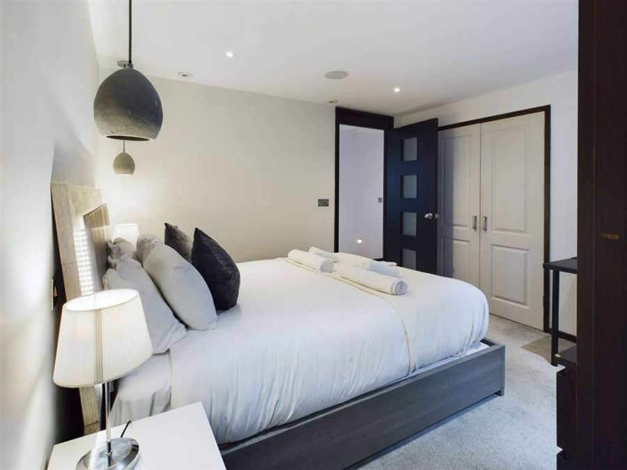 No.18 Shaftesbury Court, Penthouse Apartment