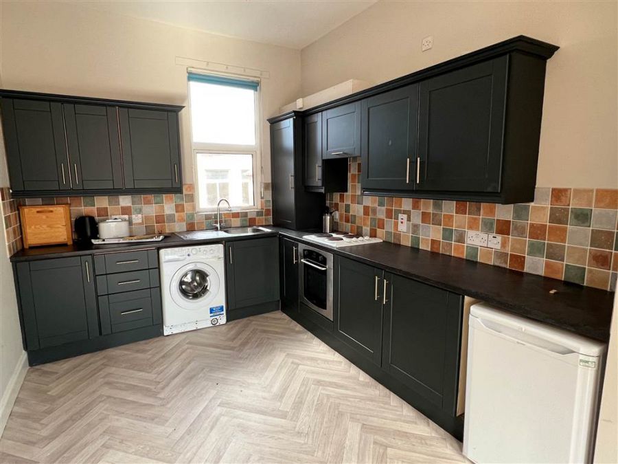 Flat 2 77 Wellesley Avenue