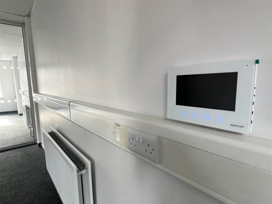 89 University Street - Suite 1 89 University Street - Suite 1