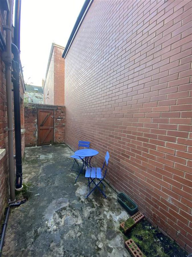 127 University Avenue, Apartment 1