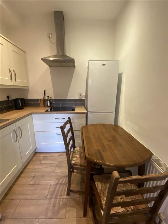 127 University Avenue, Apartment 1