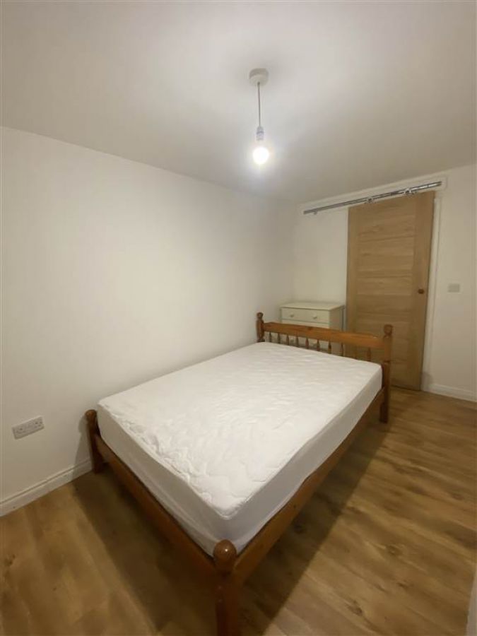 127 University Avenue, Apartment 1