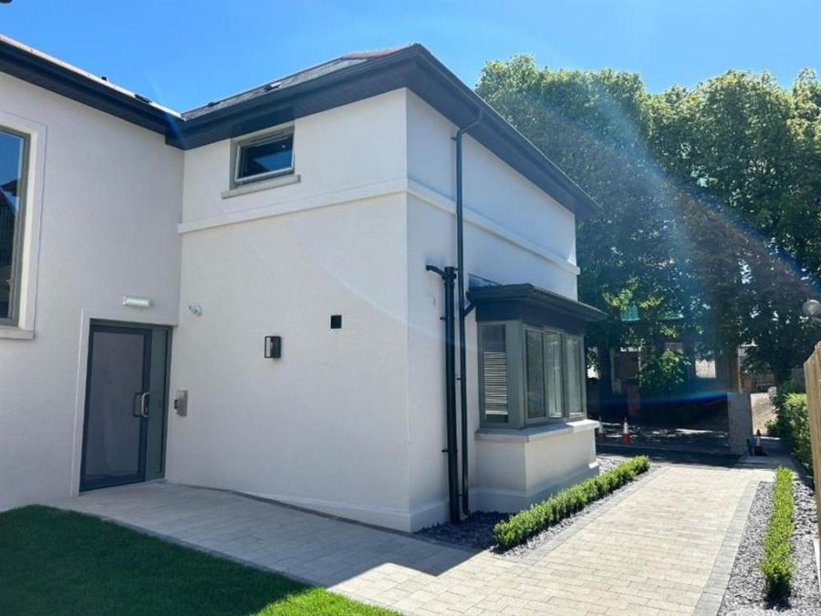 4 Chlorine Gardens