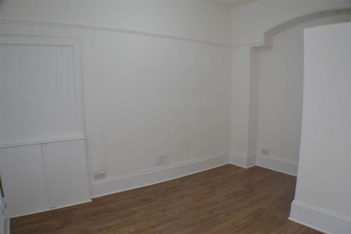 Flat 1 96 Fitzroy Avenue