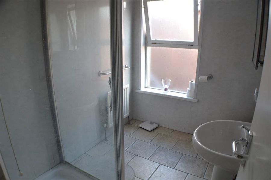 120 Eglantine Avenue, Flat 2