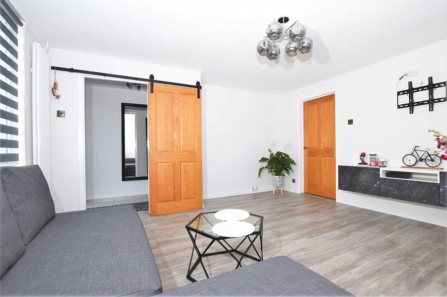 54 Glenmore Park